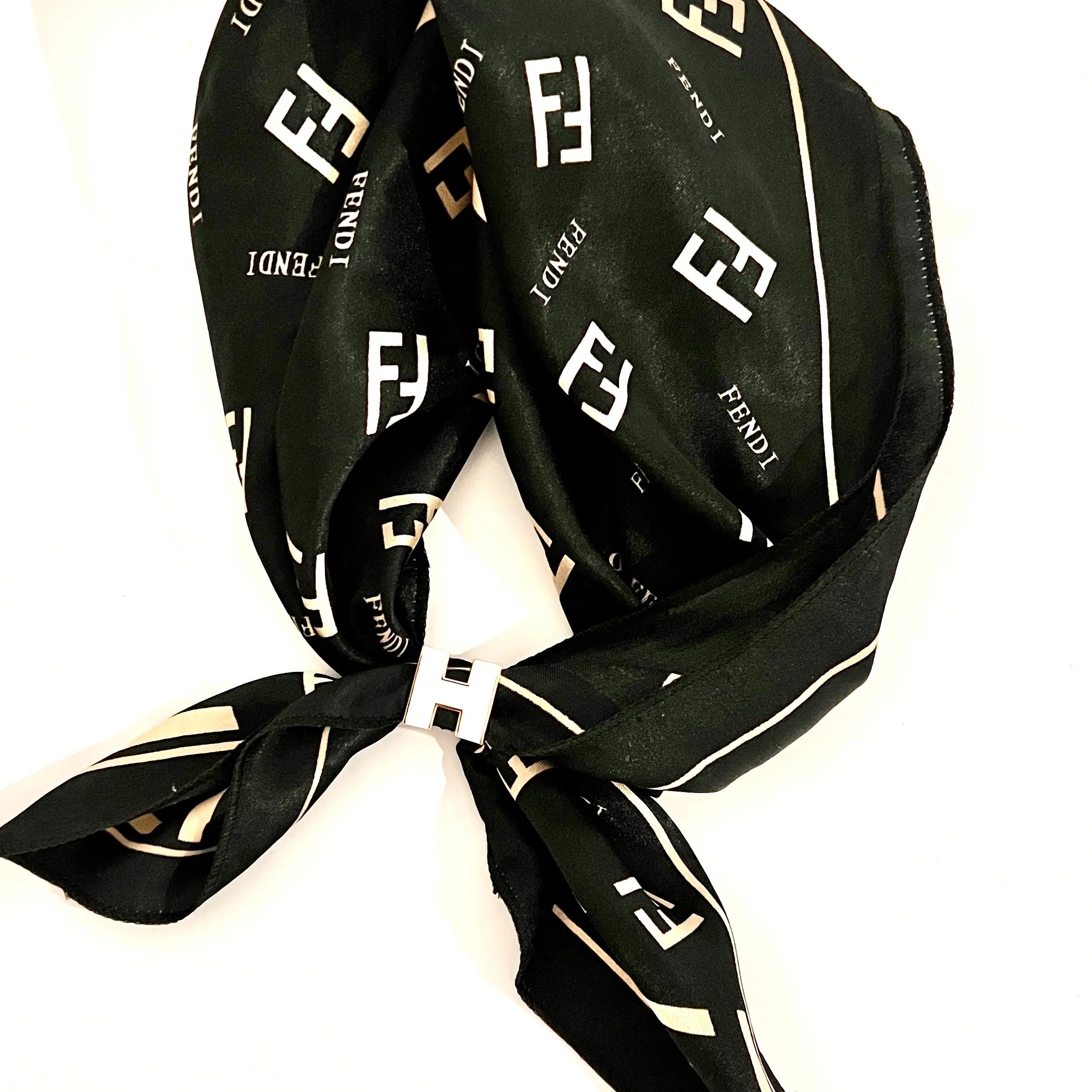 H Scarf Ring