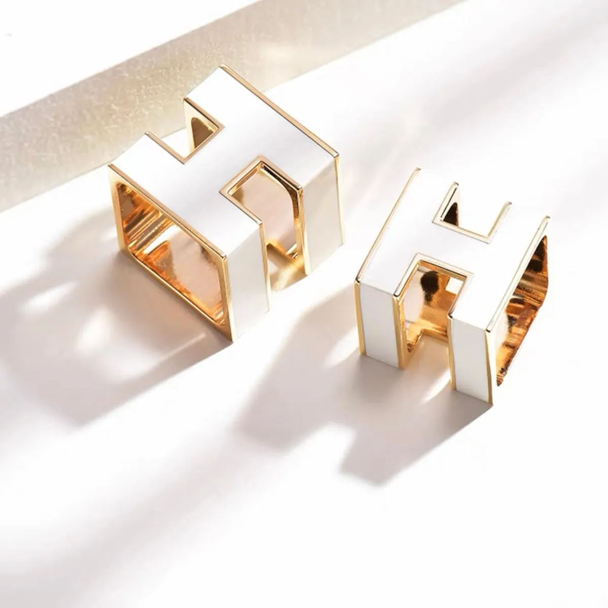 H Scarf Ring
