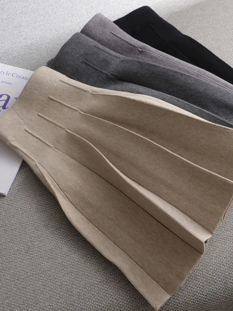 Pleated mini skirt