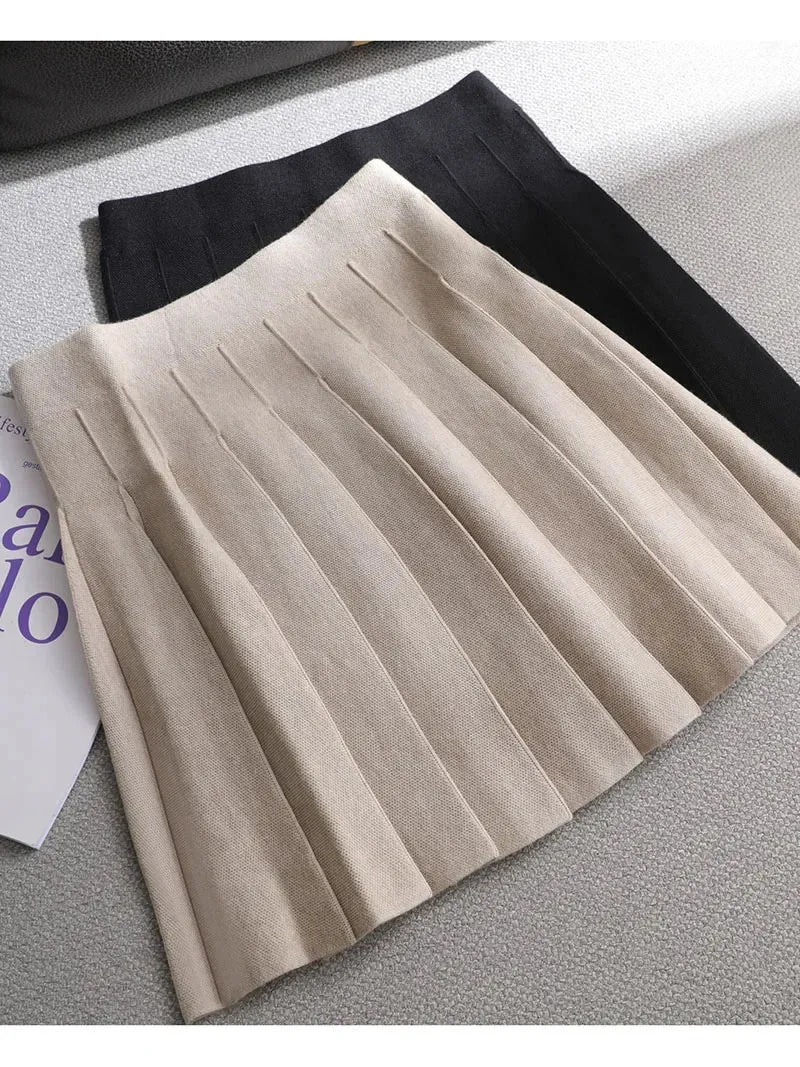 Pleated mini skirt